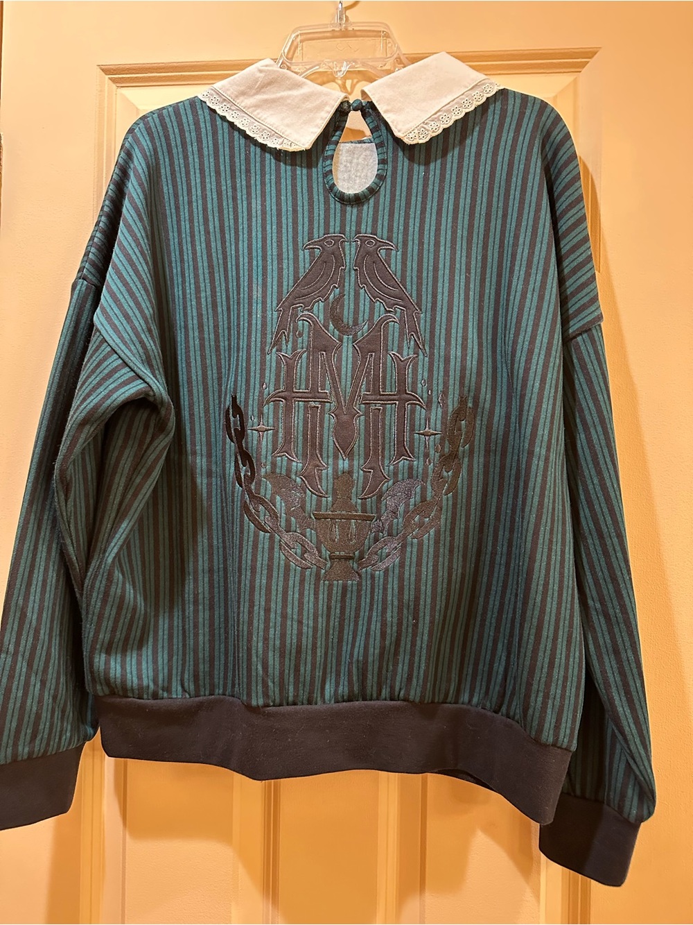 Disney Her Universe Haunted Mansion Sweatshirt Women shirt NWT - Picture 2 of 7
